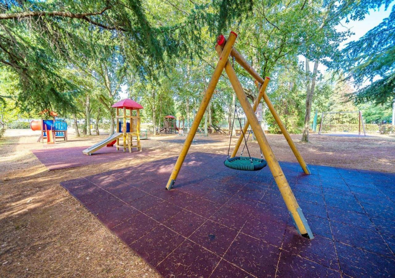Camping Bijela Uvala - Eurocamp I Homair Пореч Экстерьер фото