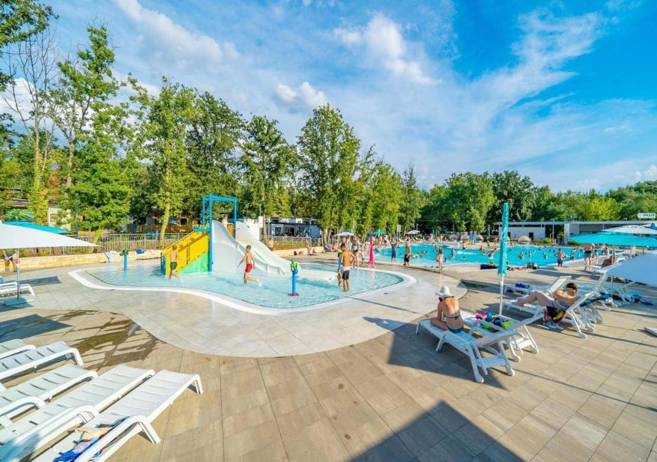 Camping Bijela Uvala - Eurocamp I Homair Пореч Экстерьер фото
